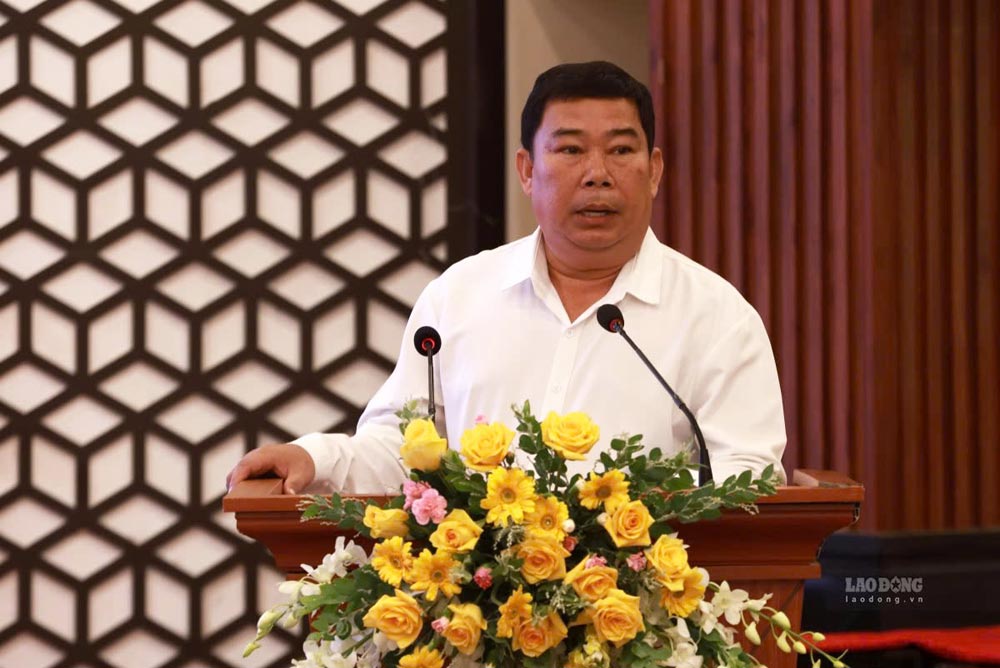 Ông Nguyễn Thành Sơn - Phó Giám đốc Sở Nội vụ tỉnh Khánh Hòa - phát biểu tham luận. Ảnh: Duy Tuấn