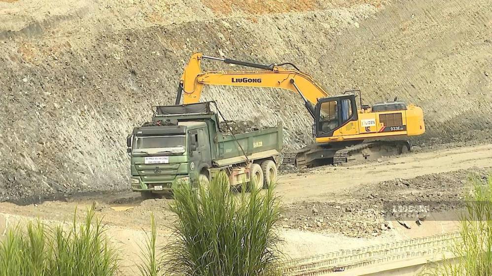 Người dân nhường đất để cao tốc sớm về đích