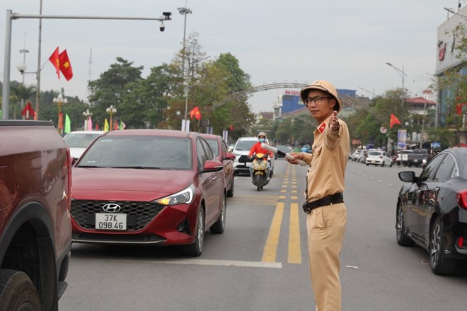 Cảnh sát giao thông Nghệ An tăng cường tuần tra, xử lý vi phạm dịp Quốc khánh 2.9