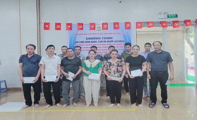 Từ phần thưởng 1 triệu đồng đến giấc mơ đại học của con công nhân