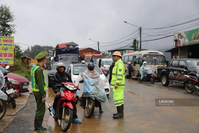 CSGT Lào Cai trực 100% quân số, giữ an toàn trên những cung đường du lịch