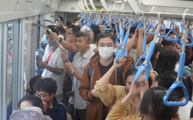 3 cách đi metro miễn phí ngày 2.9 để xem pháo hoa TPHCM