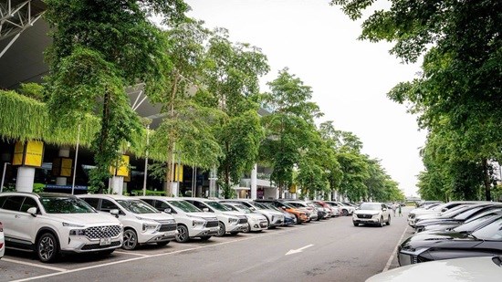 Xử lý 66 vụ “cò mồi”, chèo kéo, đỗ phương tiện không đúng quy định ở Nội Bài