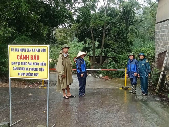 Học sinh ở Nật Sơn, Phú Thọ nghỉ học ngày 16.9 do mưa lũ
