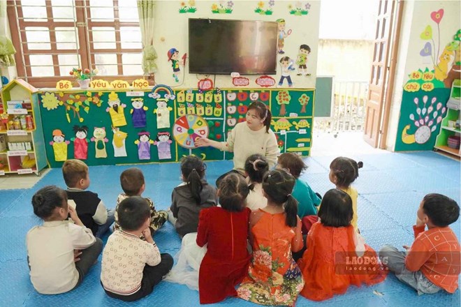 Giáo dục 24h: Lý do chủ trương xếp lương nhà giáo cao nhất chưa thể triển khai
