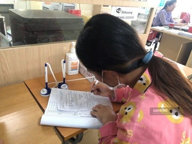 Mất việc, người lao động cần làm gì để không mất trợ cấp thất nghiệp?