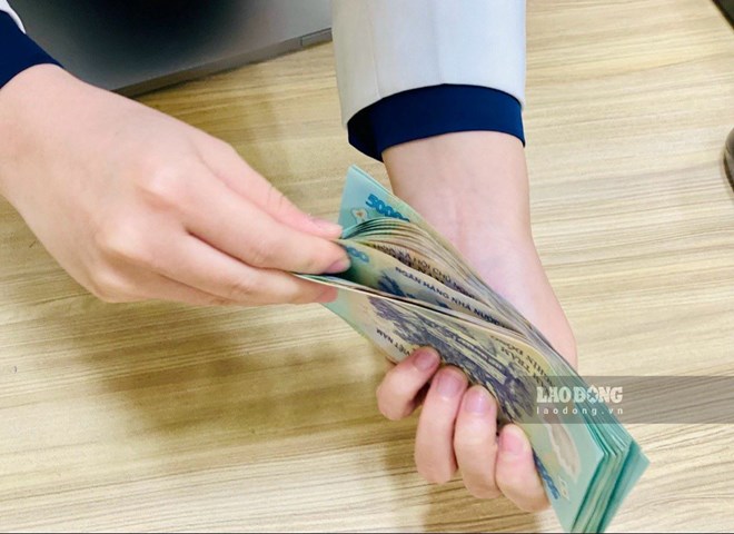 Giải đáp thắc mắc về trích đóng bảo hiểm xã hội trên mức lương thực hưởng