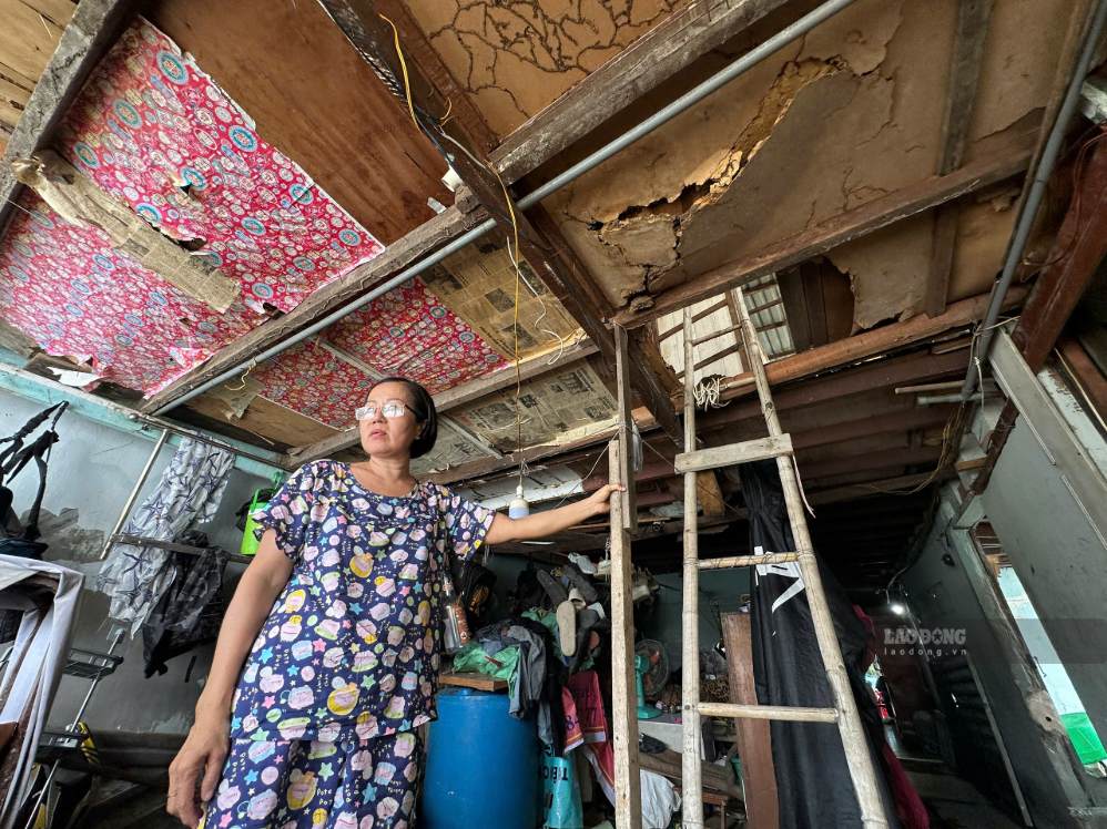 Căn nhà của bà Bích Liên (ngụ phường Chánh Hưng) đã xuống cấp. Ảnh: Anh Tú (chụp ngày 24.9)