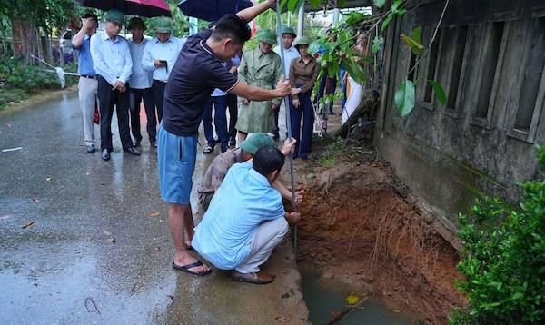 Hố sụt ở Quảng Trị sâu thêm gần 15m chỉ sau vài ngày xuất hiện