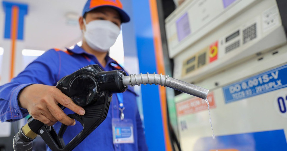 Kéo dài ưu đãi thuế xăng dầu đến hết năm 2026 là cần thiết. Ảnh minh họa/PLX giam-thue-nhap-khau-mot-so-mat-hang-xang-dau-ve-0-tu-09-3-20261003073745-1790785103620667182028-19-0-769-1200-crop.jpg