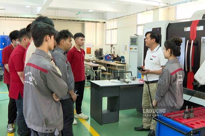 Trong quá trình đào tạo, người học được tiếp cận công nghệ thực tế, rèn kỹ năng. Ảnh chụp tháng 6.2026: Linh Anh