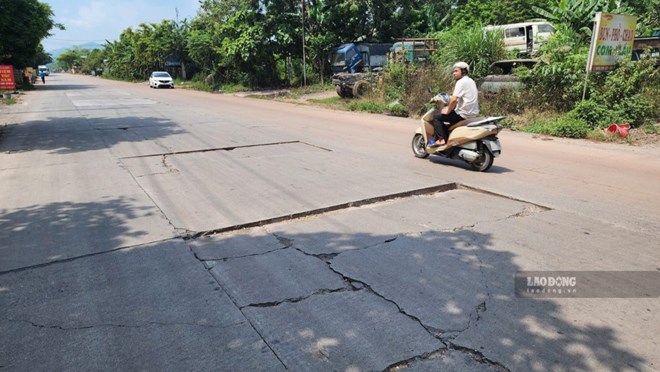 Đường dẫn vào khu công nghiệp lớn nhất Tuyên Quang nứt vỡ, sụt lún