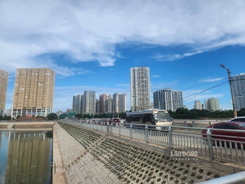 Hồ điều hòa đã giải quyết được được bài toán tiêu thoát nước khi mưa lớn. Ảnh: Minh Hạnh chụp tháng 8.2026.