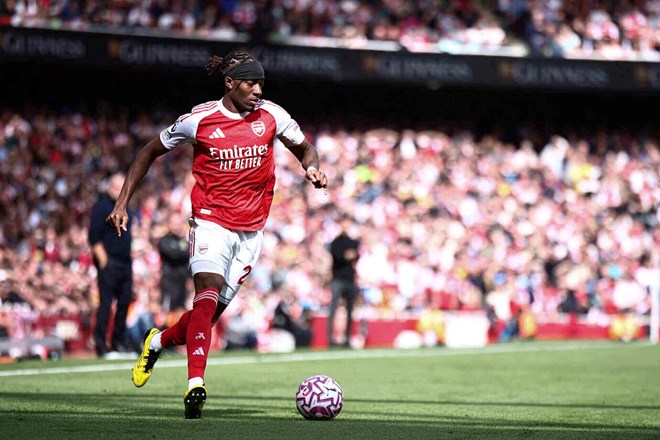 Noni Madueke tỏa sáng ở vị trí mới tại Arsenal