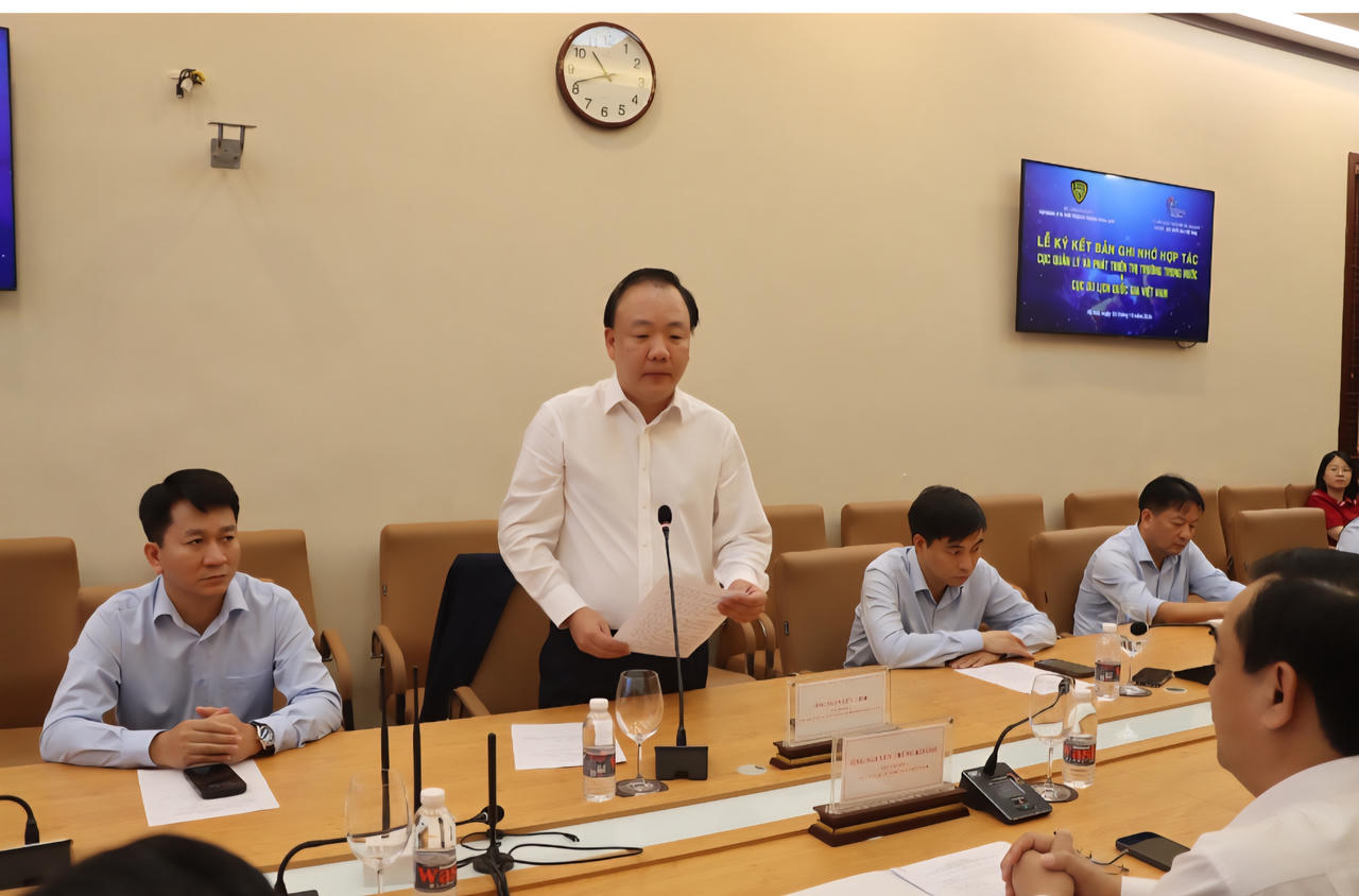 Trần Hữu Linh - Cục trưởng Cục Quản lý và Phát triển thị trường trong nước phát biểu