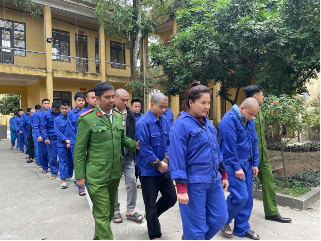 Công an tỉnh Hưng Yên triệt phá đường dây sử dụng CNC LĐ CĐTS và đánh bạc quy mô 9.300 tỷ đồng, khởi tố và bắt giam 35 đối tượng. (Ảnh: ĐVCC).