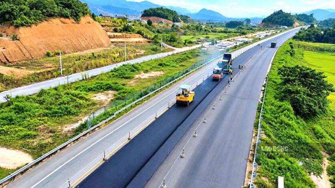 Cao tốc Nội Bài - Lào Cai bước vào chặng nước rút sau một năm thi công mở rộng