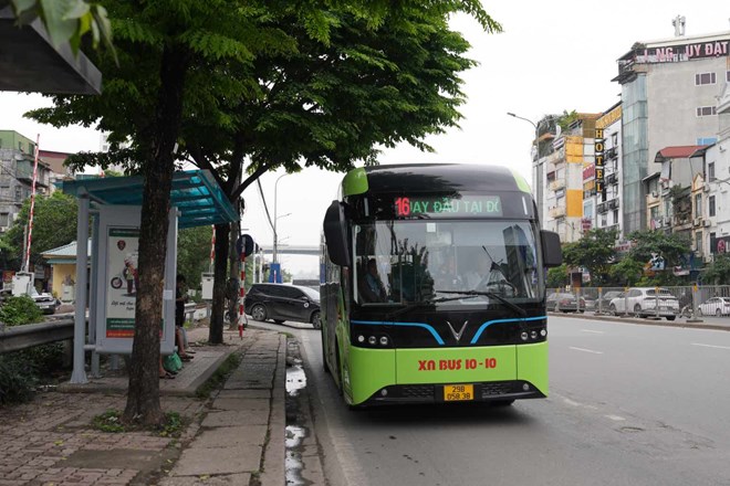 Hà Nội điều chỉnh lộ trình tuyến buýt số 104, 16